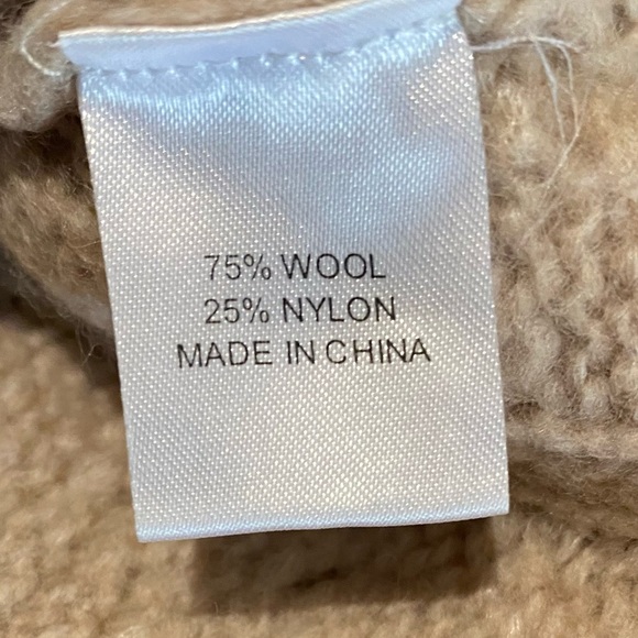 Tuckernuck Ecru Royal Peacock Knit Cableknit Sweater Size Small - Picture 8 of 8